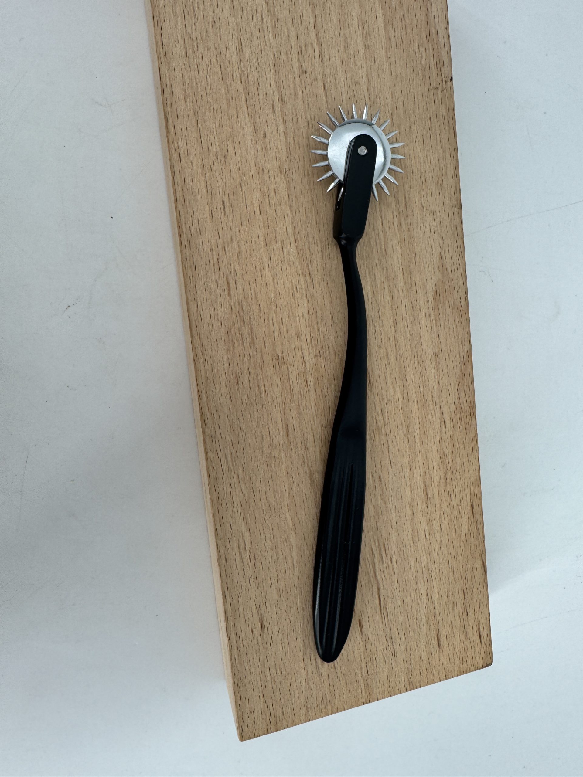 Roulette à picots Wartenberg Noire