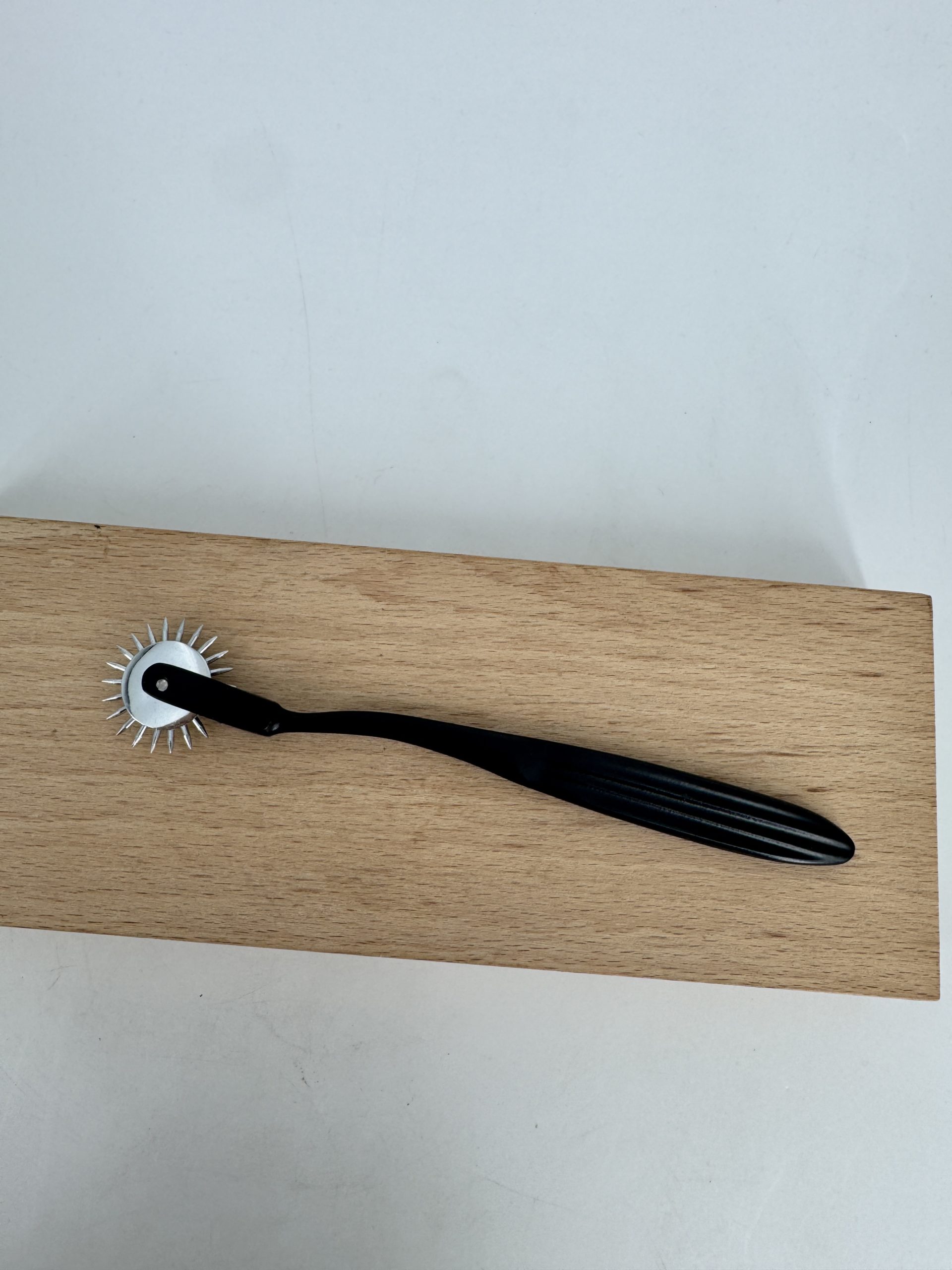 Roulette à picots Wartenberg Noire