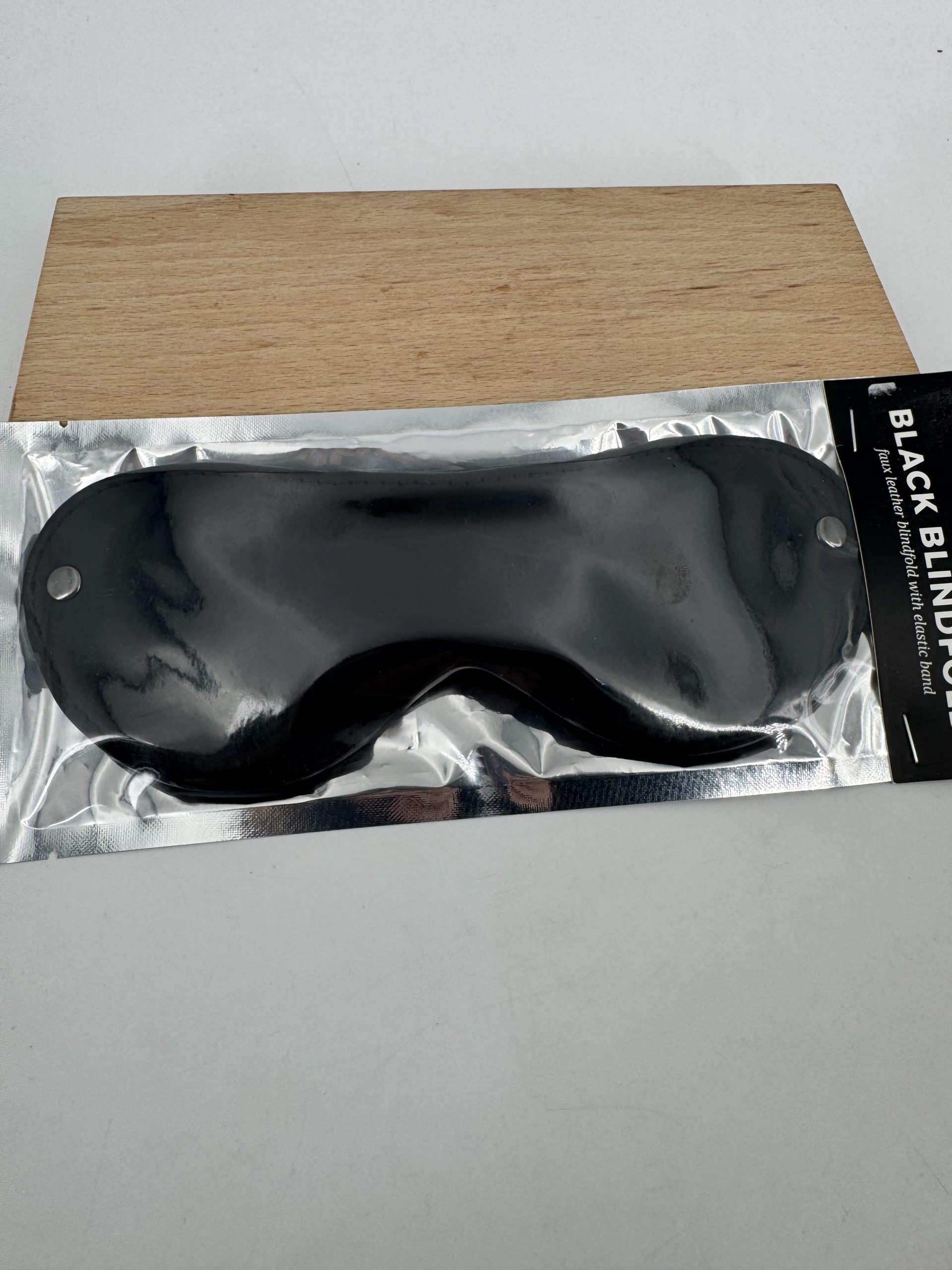 Masque yeux cuir BDSM EasyToys