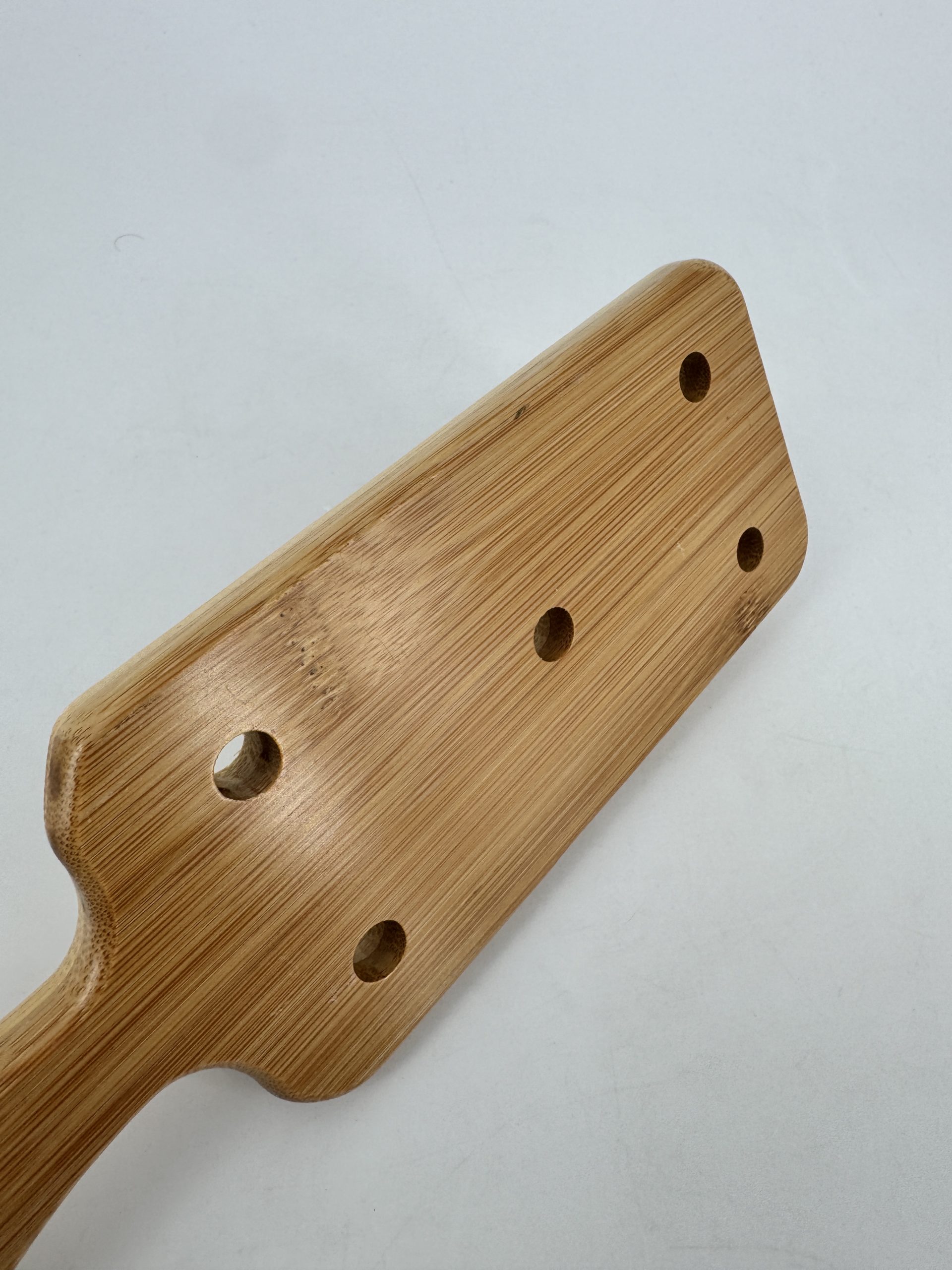 Paddle bambou 5 trous Fetish Tentation