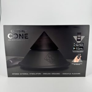 The Cowgirl Cone Black - stimulateur interne et externe avec un dildo "The Alamo" et un "The Saddle"