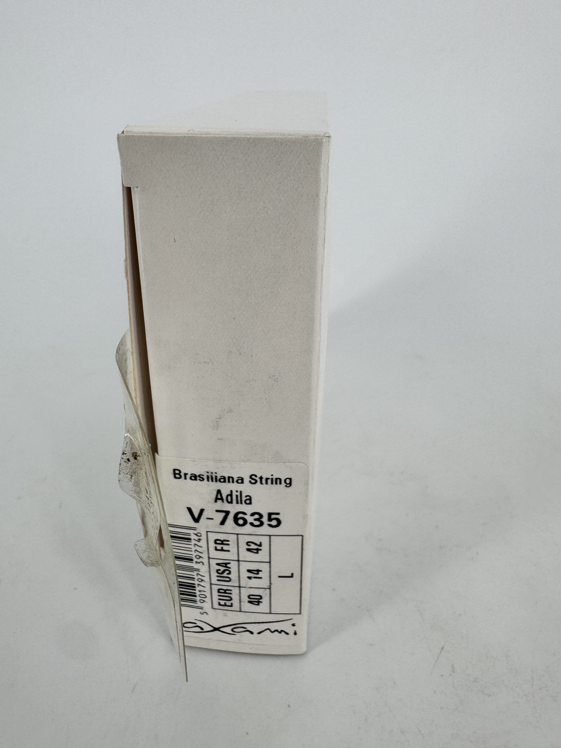 String brésilien noir Adilia Axami taille 42