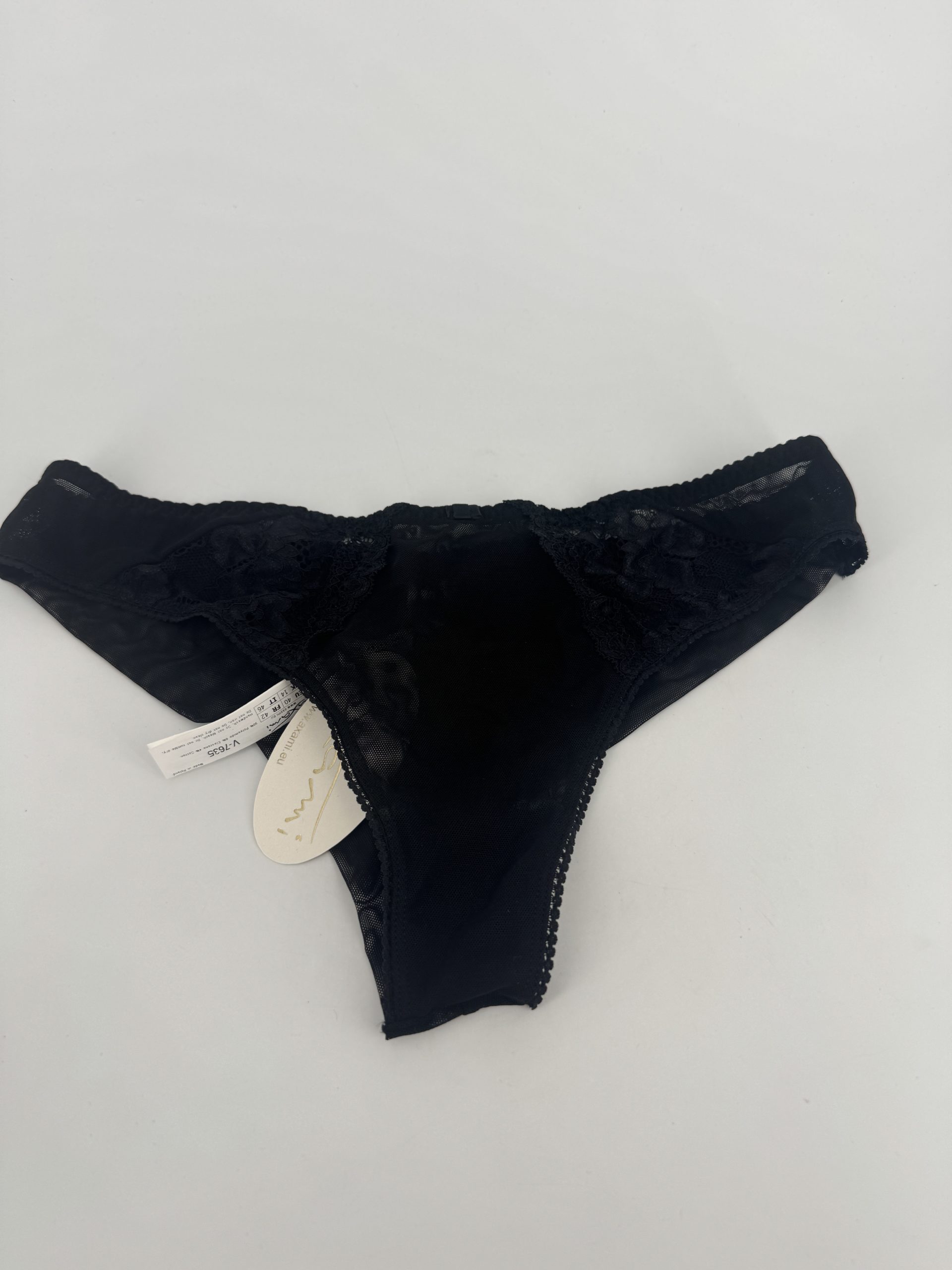 String brésilien noir Adilia Axami taille 42